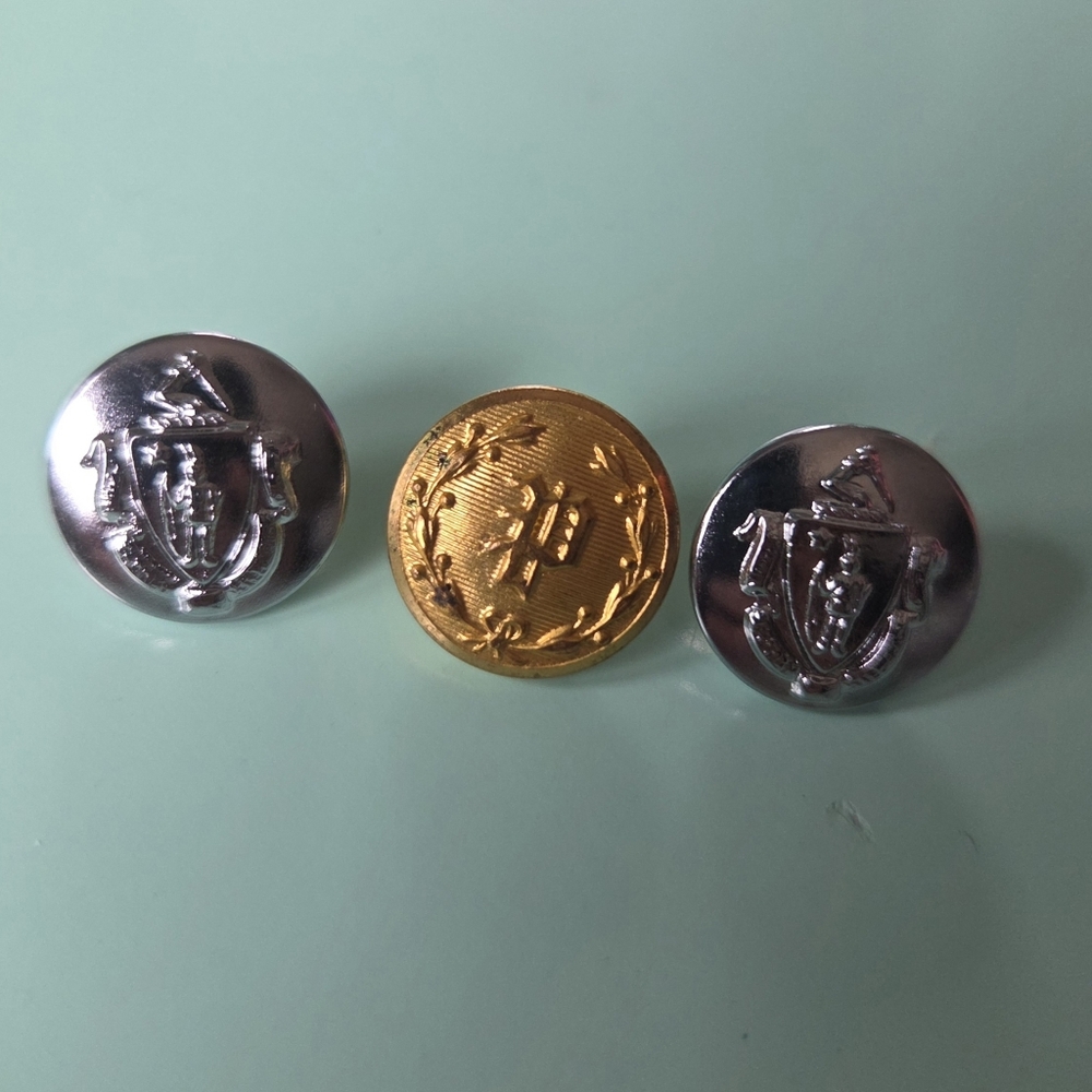 Vintage Waterbury Uniform Buttons Lot of 3 Massachusetts State Seal & “P” Police